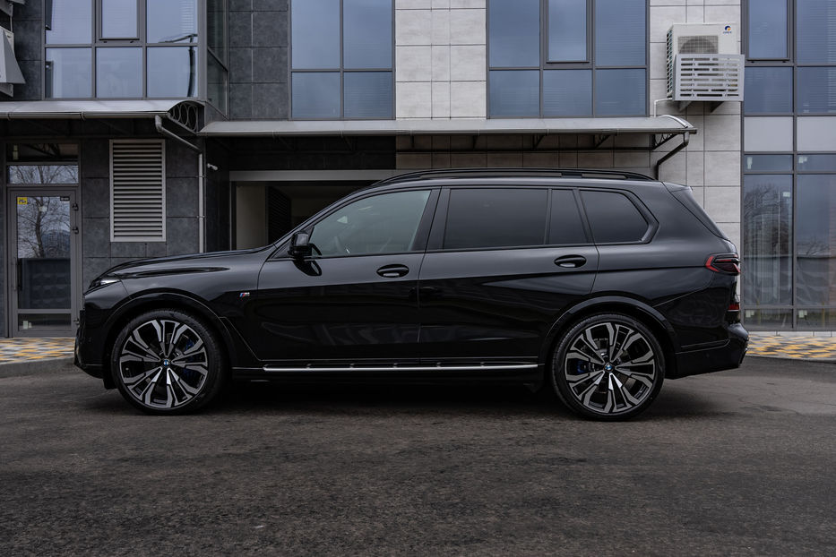 Продам BMW X7 М 2023 года в Киеве