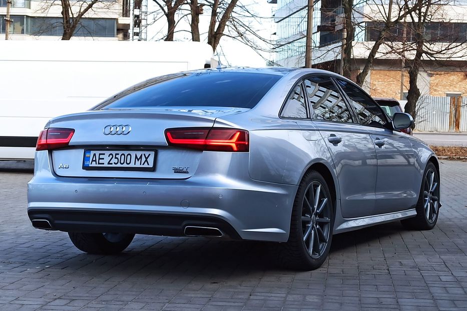 Продам Audi A6 Premium Plus 2017 года в Днепре