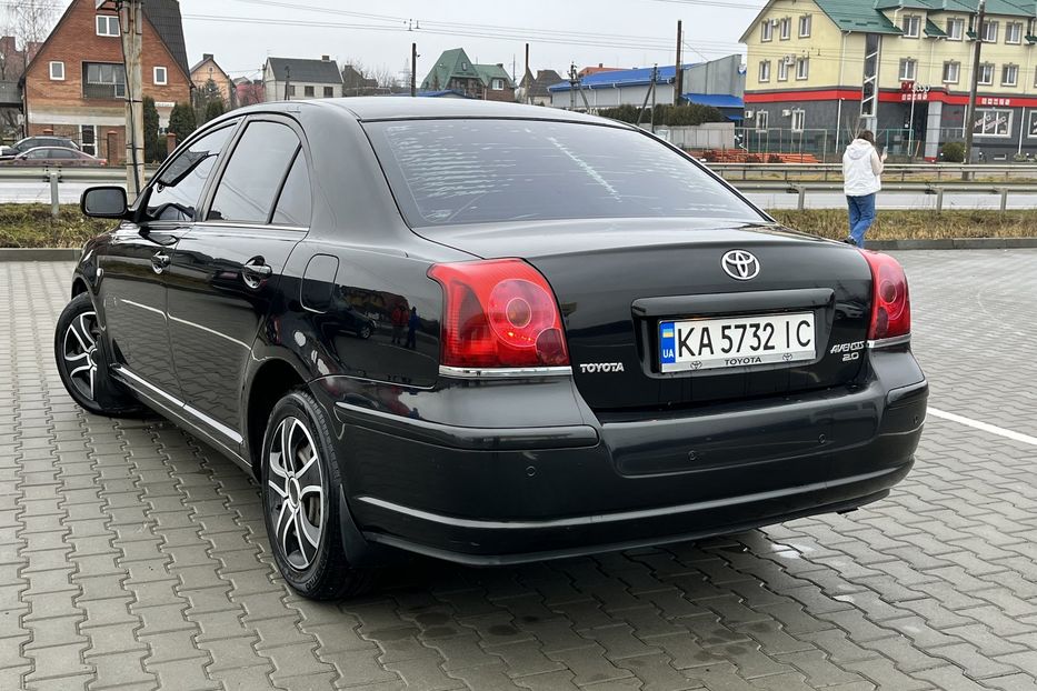 Продам Toyota Avensis 2003 года в Луцке