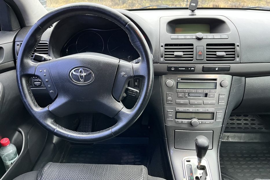 Продам Toyota Avensis 2003 года в Луцке