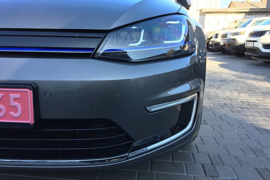 Продам Volkswagen e-Golf 2015 года в Черновцах