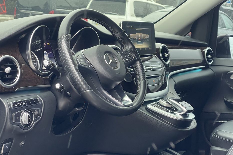 Продам Mercedes-Benz V-Class 250 4Matic Edition Extra Long 2015 года в Киеве