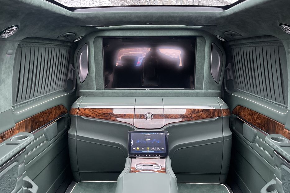 Продам Mercedes-Benz V-Class EQV300 Maybach 2021 года в Киеве