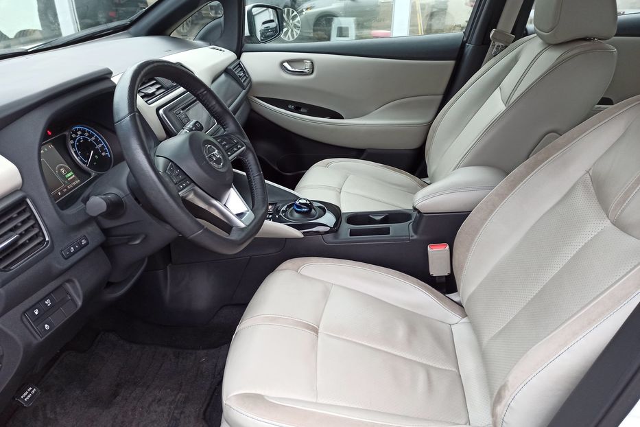 Продам Nissan Leaf SL 2019 года в Днепре