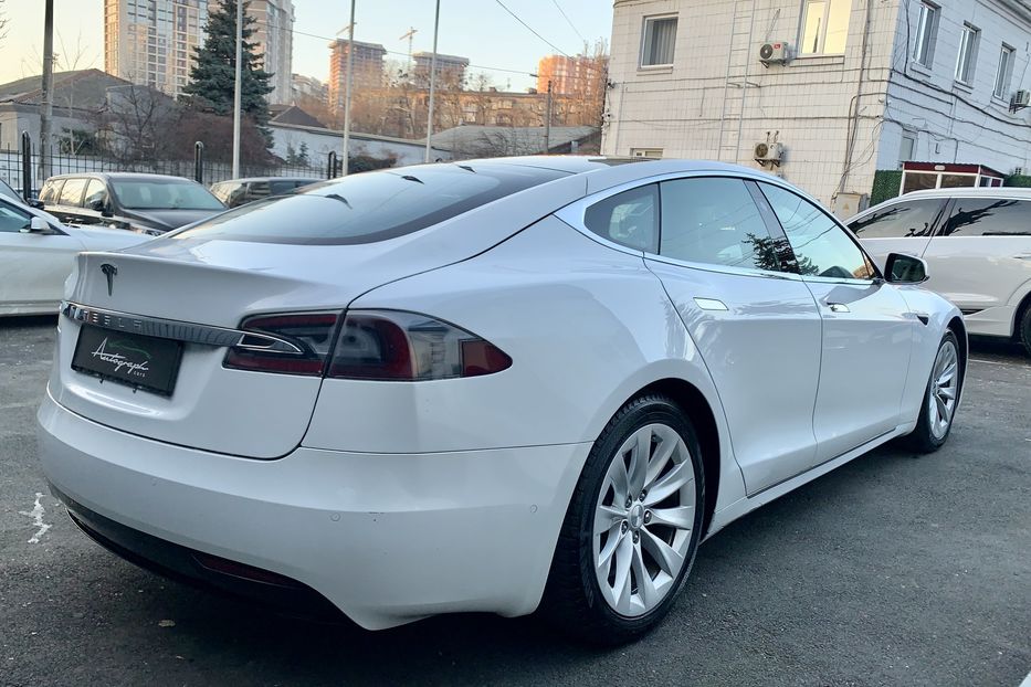 Продам Tesla Model S 75D 2016 года в Киеве