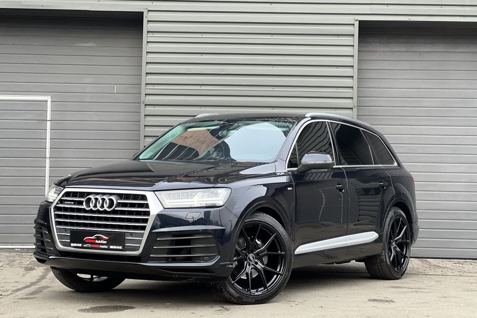 Продам Audi Q7 S-line  2016 года в Киеве