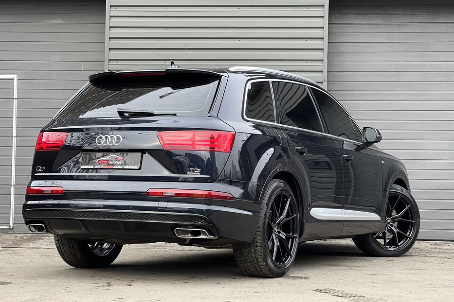 Продам Audi Q7 S-line  2016 года в Киеве