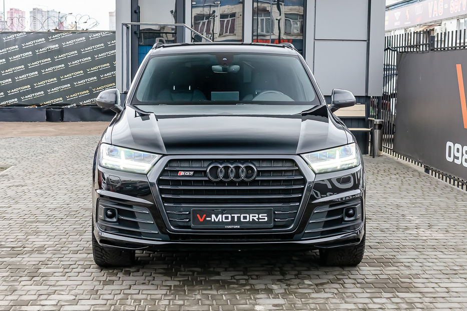 Продам Audi Q7 S Line  2017 года в Киеве