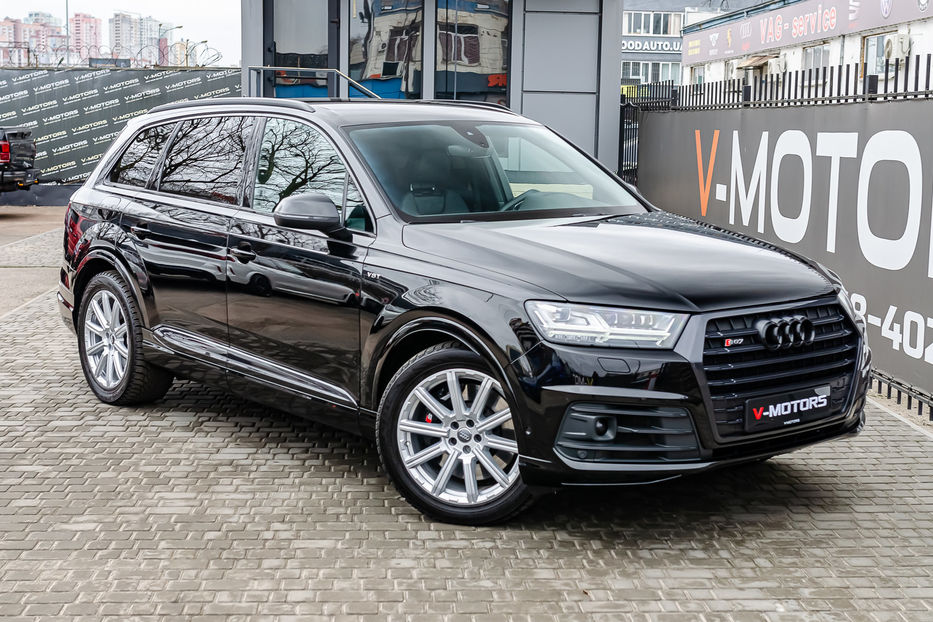 Продам Audi Q7 S Line  2017 года в Киеве