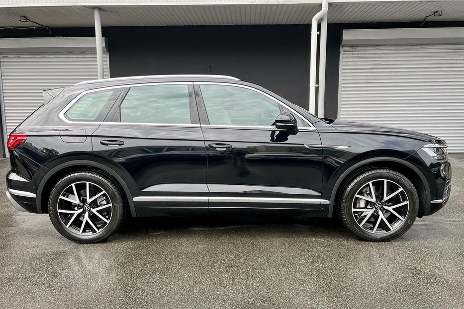 Продам Volkswagen Touareg NEW 2022 года в Киеве