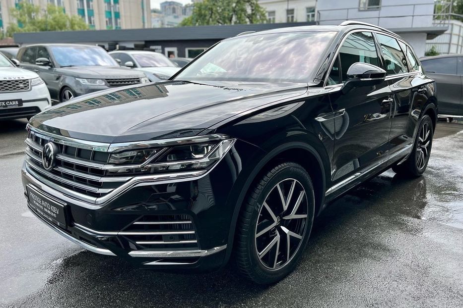 Продам Volkswagen Touareg NEW 2022 года в Киеве