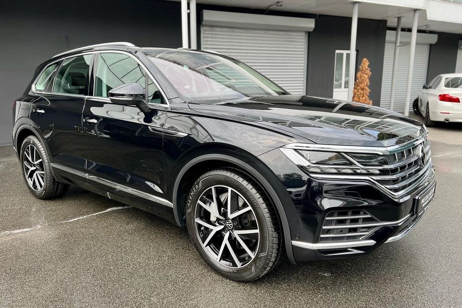 Продам Volkswagen Touareg NEW 2022 года в Киеве