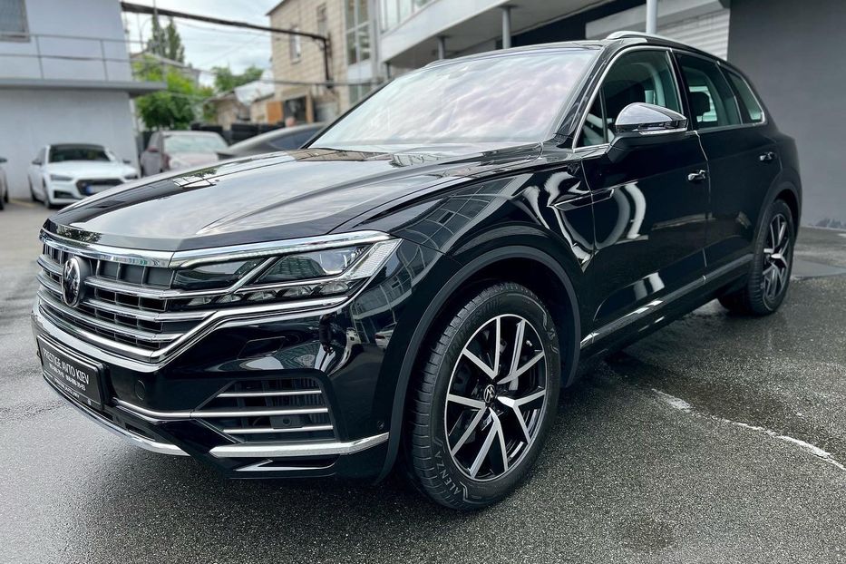 Продам Volkswagen Touareg NEW 2022 года в Киеве