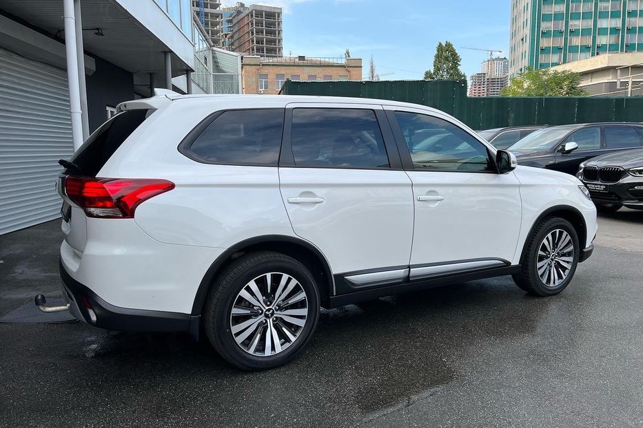 Продам Mitsubishi Outlander XL 2021 года в Киеве