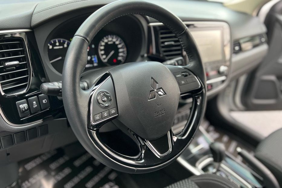 Продам Mitsubishi Outlander XL 2021 года в Киеве
