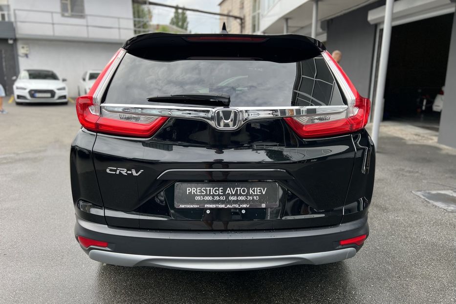 Продам Honda CR-V 2018 года в Киеве