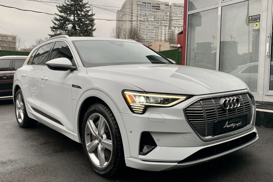 Продам Audi E-Tron Premium Plus Quattro 95 кВт 2019 года в Киеве