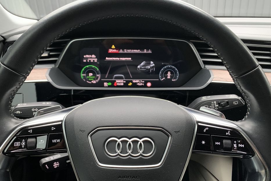 Продам Audi E-Tron Premium Plus Quattro 95 кВт 2019 года в Киеве