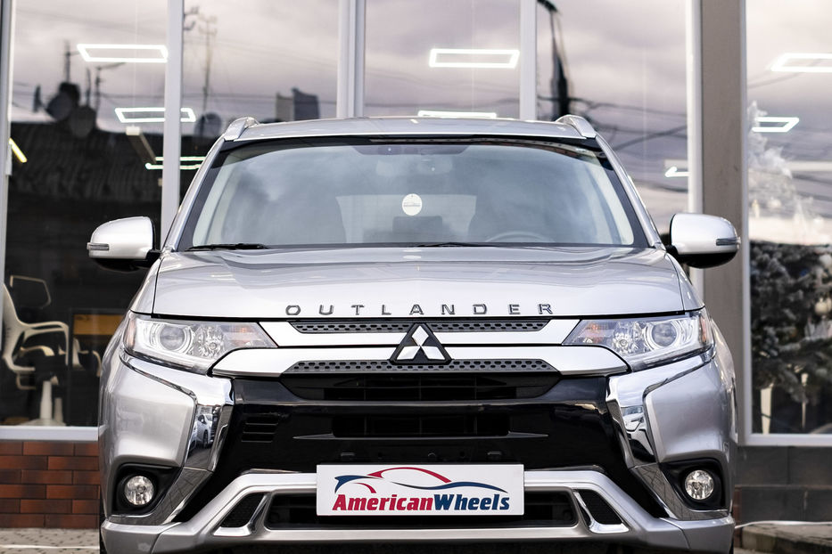 Продам Mitsubishi Outlander Plug in Hybrid 2019 года в Черновцах