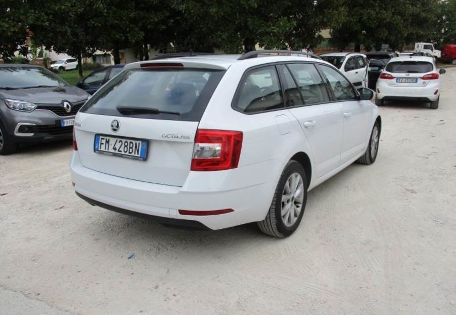 Продам Skoda Octavia A7 Automat Led  2017 года в Львове