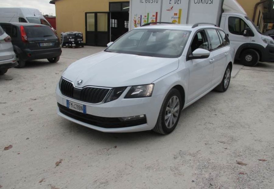 Продам Skoda Octavia A7 Automat Led  2017 года в Львове