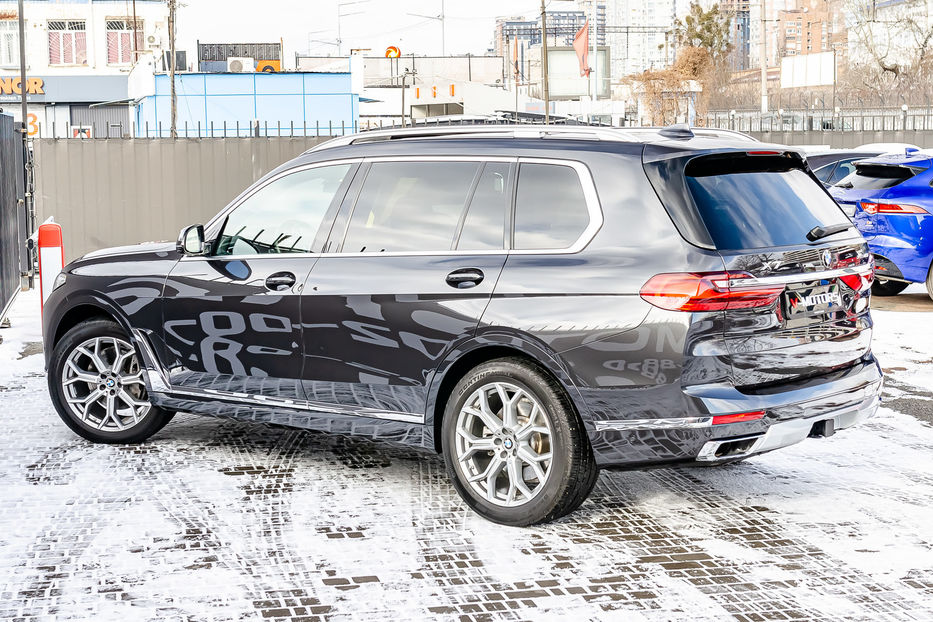 Продам BMW X7 40i Xdrive 2021 года в Киеве