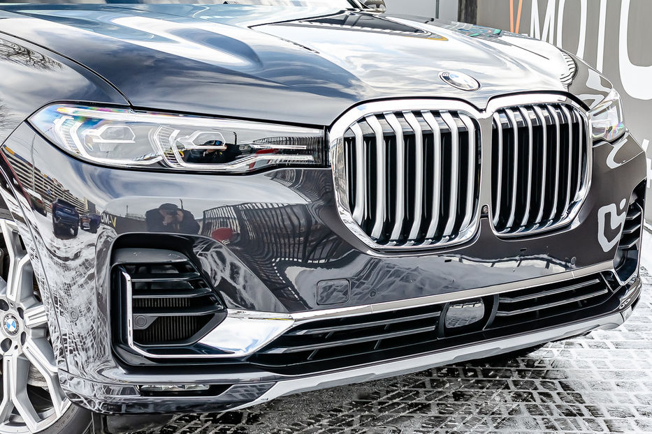 Продам BMW X7 40i Xdrive 2021 года в Киеве