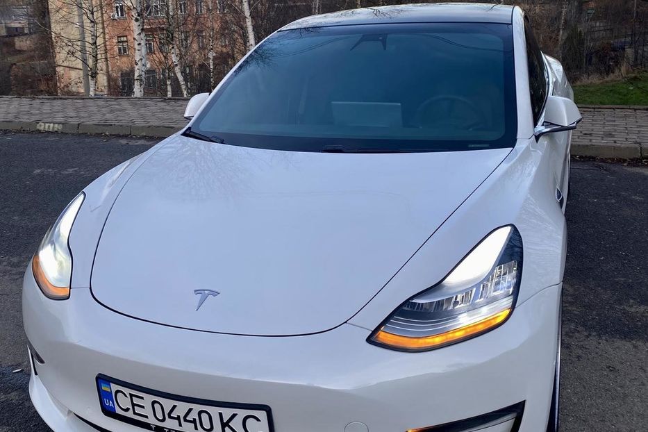 Продам Tesla Model 3 standard plus 2020 года в Черновцах