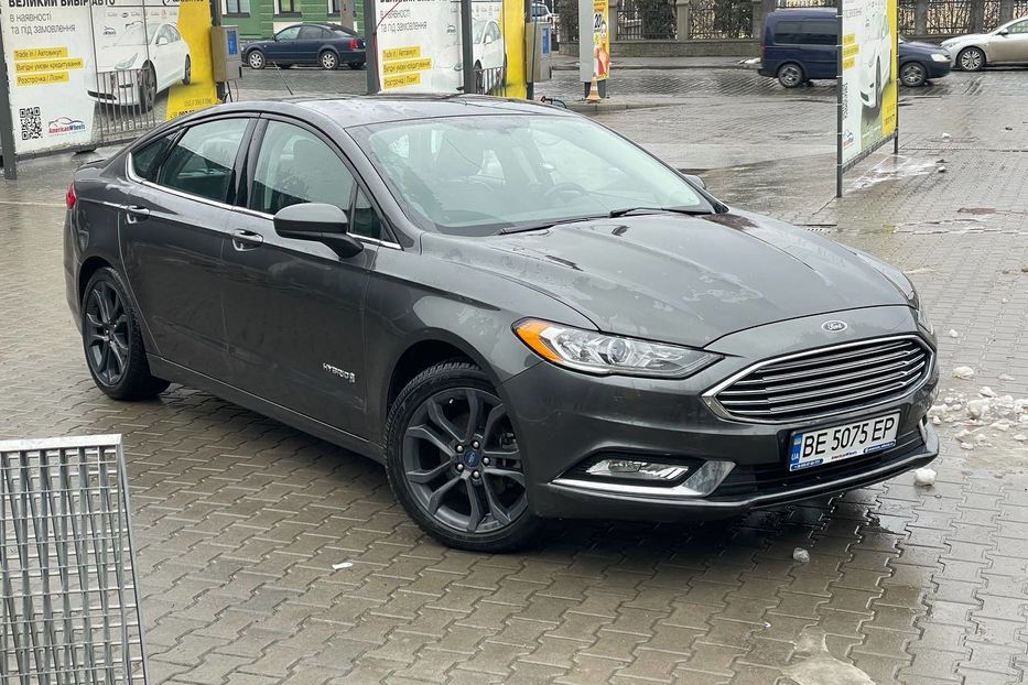 Продам Ford Fusion SE Hybrid 2018 года в Черновцах