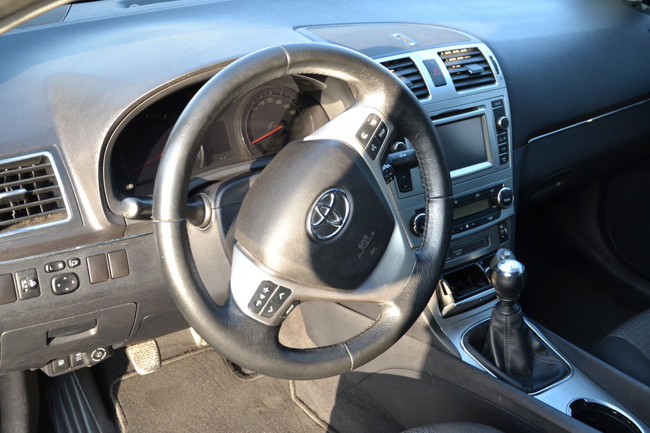 Продам Toyota Avensis 2012 года в Хмельницком