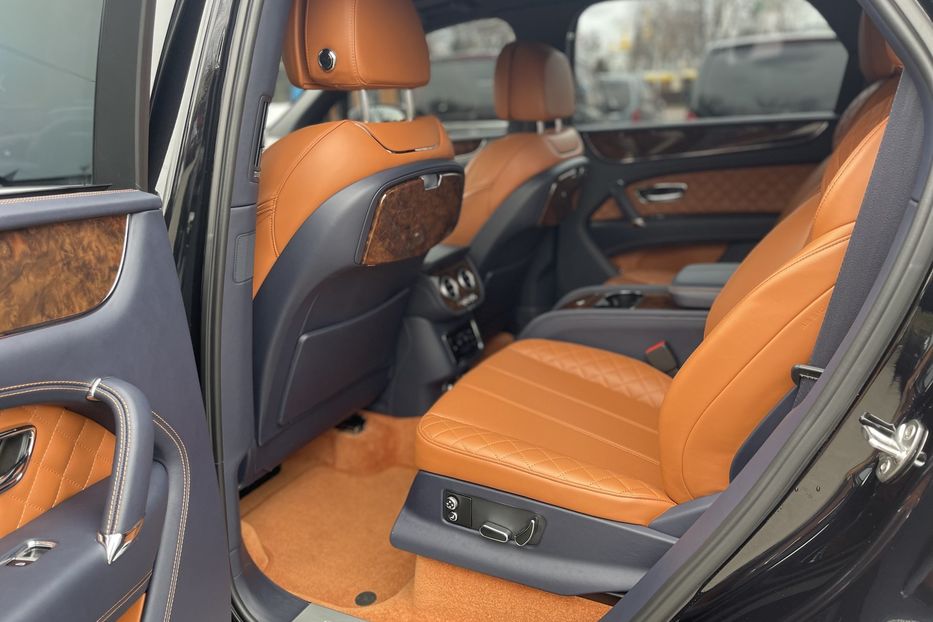 Продам Bentley Bentayga W12 6.0 2017 года в Киеве
