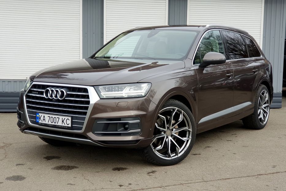 Продам Audi Q7 2016 года в Киеве