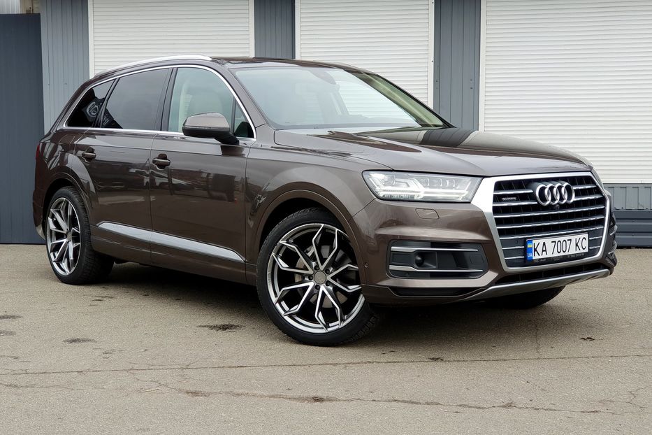 Продам Audi Q7 2016 года в Киеве