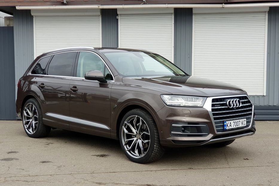 Продам Audi Q7 2016 года в Киеве