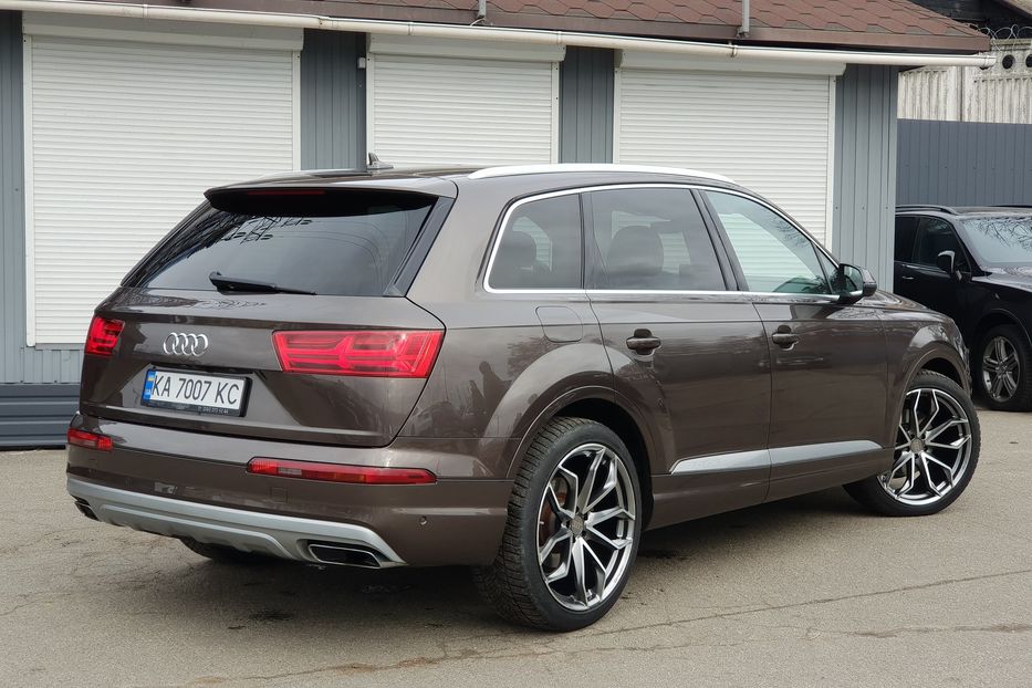 Продам Audi Q7 2016 года в Киеве