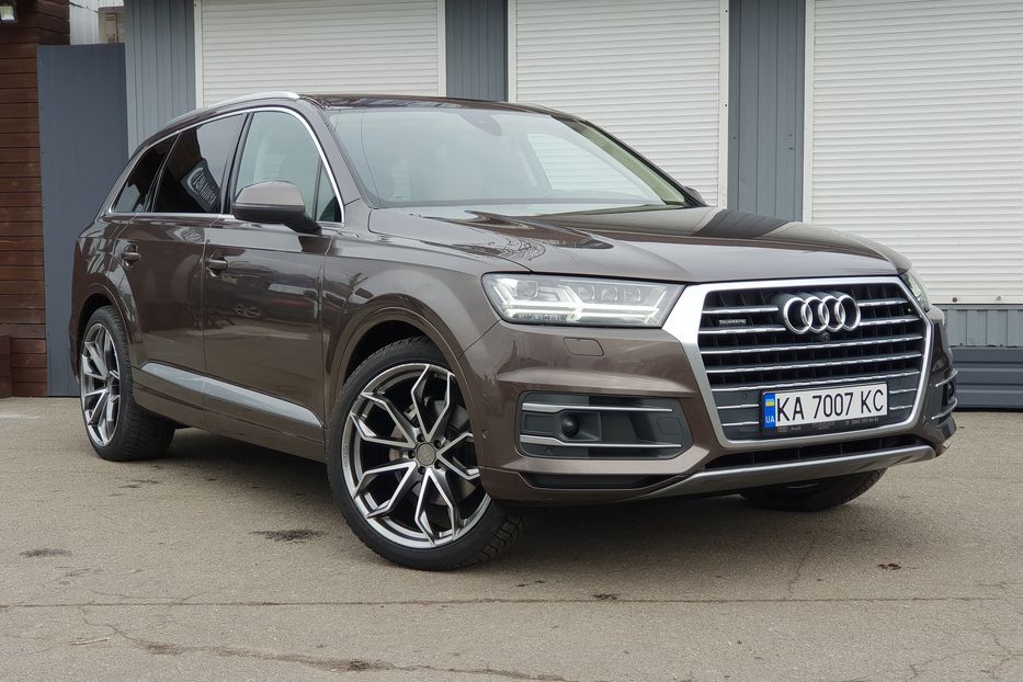 Продам Audi Q7 2016 года в Киеве