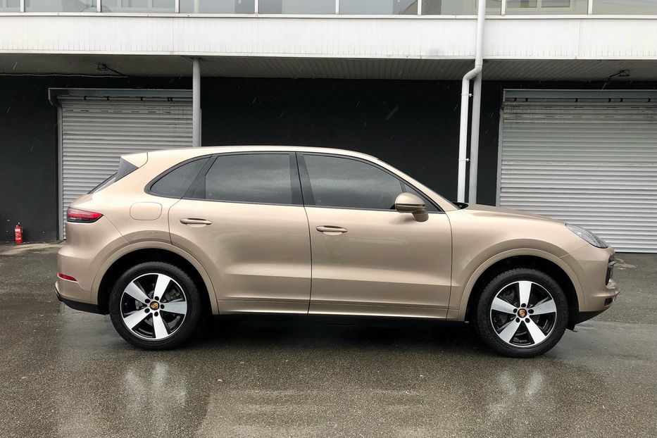 Продам Porsche Cayenne 2018 года в Киеве