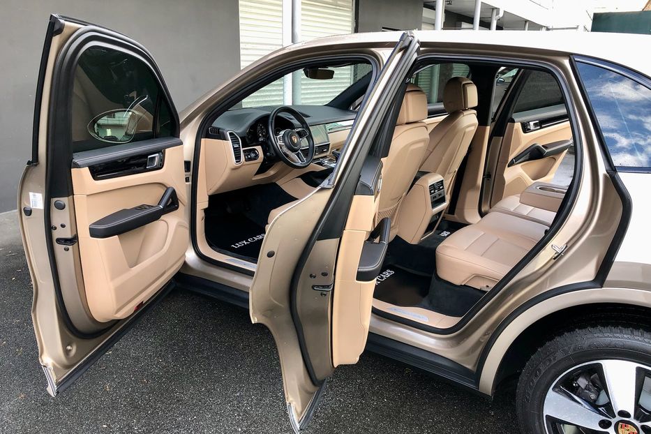 Продам Porsche Cayenne 2018 года в Киеве