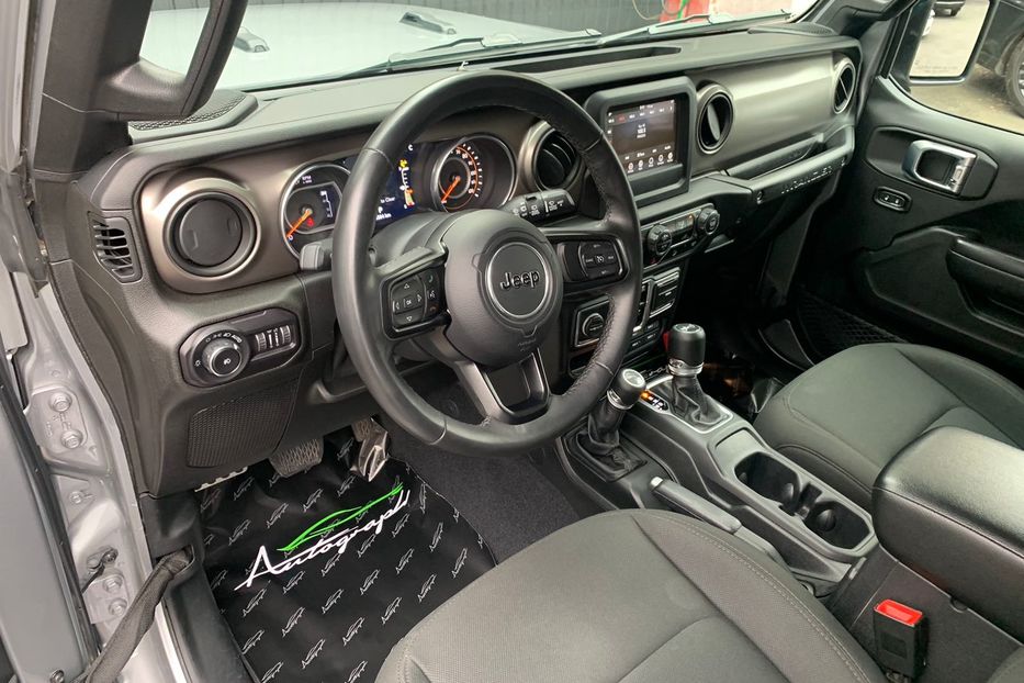 Продам Jeep Wrangler Unlimited Sport  2018 года в Киеве