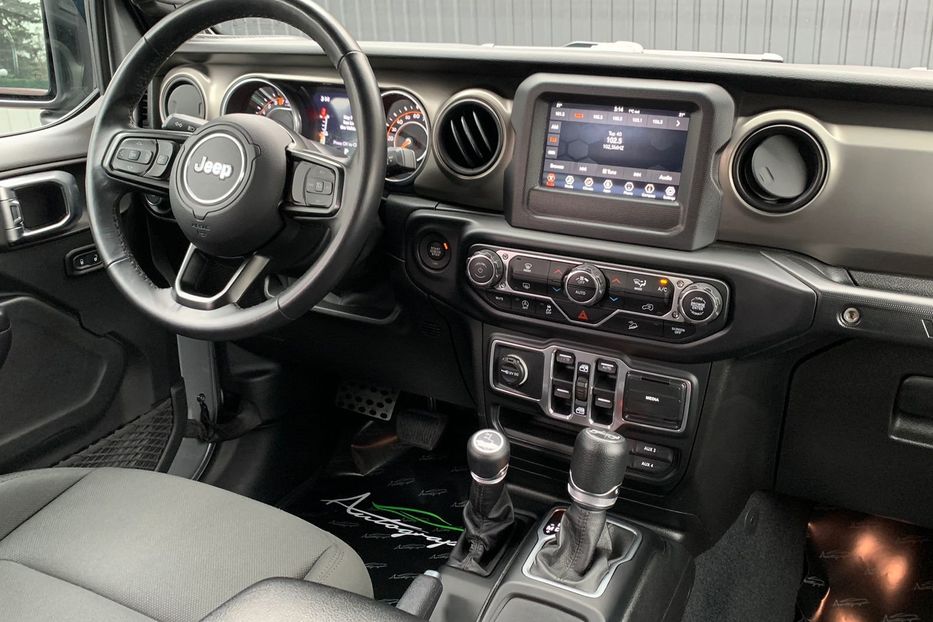 Продам Jeep Wrangler Unlimited Sport  2018 года в Киеве