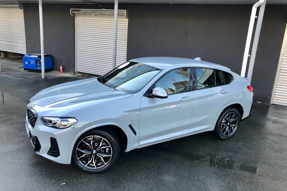 Продам BMW X4 20i M NEW 2022 года в Киеве