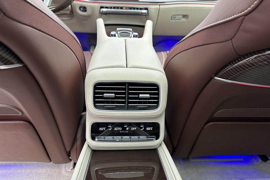 Продам Mercedes-Benz Maybach Gls600 2021 года в Киеве