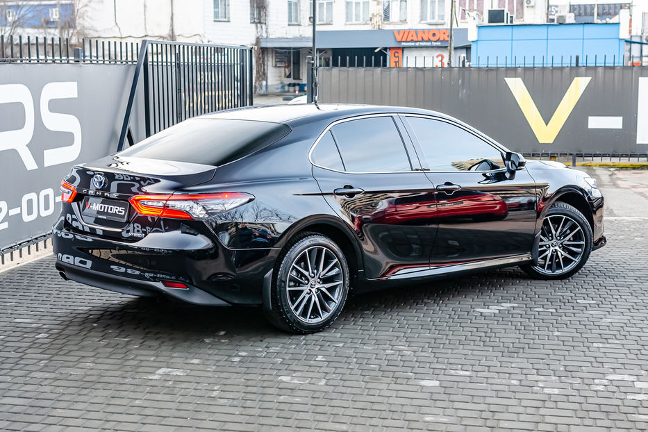 Продам Toyota Camry HYBRID Prestige+ 2021 года в Киеве