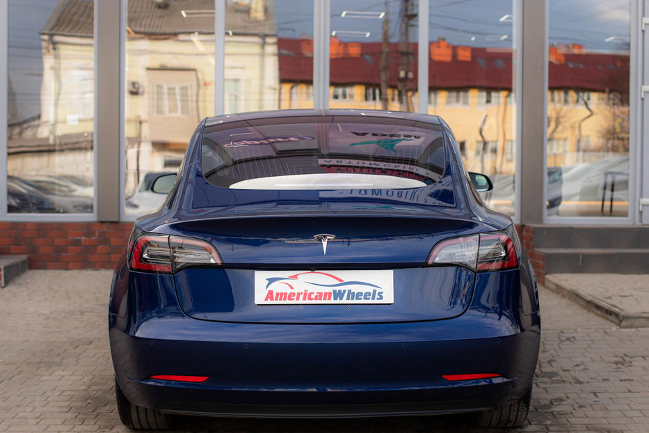 Продам Tesla Model 3 Long Range 2018 года в Черновцах