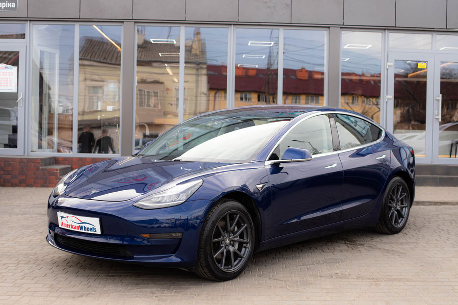 Продам Tesla Model 3 Long Range 2018 года в Черновцах