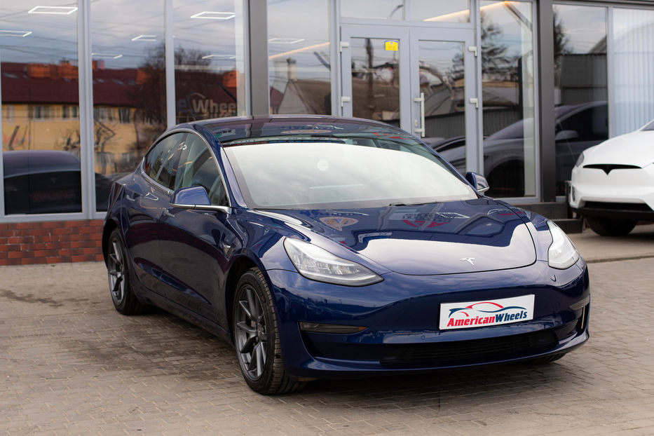 Продам Tesla Model 3 Long Range 2018 года в Черновцах