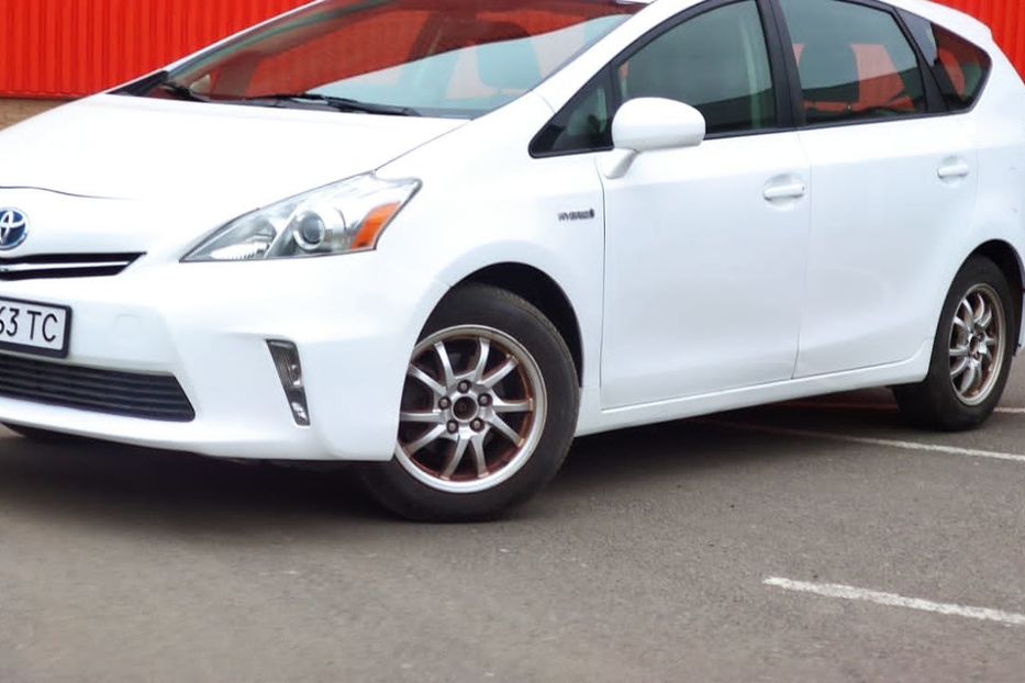 Продам Toyota Prius V long 2015 года в Одессе