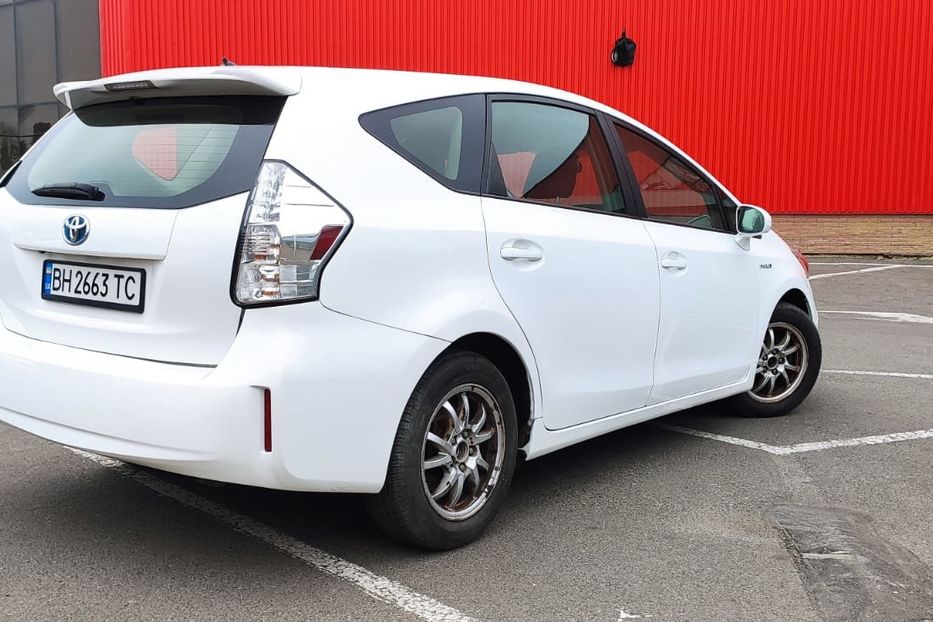 Продам Toyota Prius V long 2015 года в Одессе