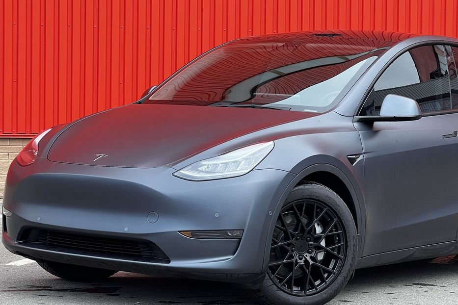 Продам Tesla Model Y Dual motor long range 2022 года в Одессе