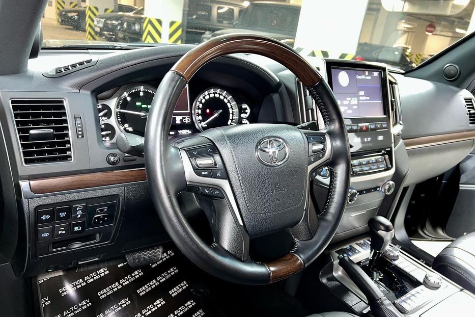 Продам Toyota Land Cruiser 200 Executive Lounge  2020 года в Киеве